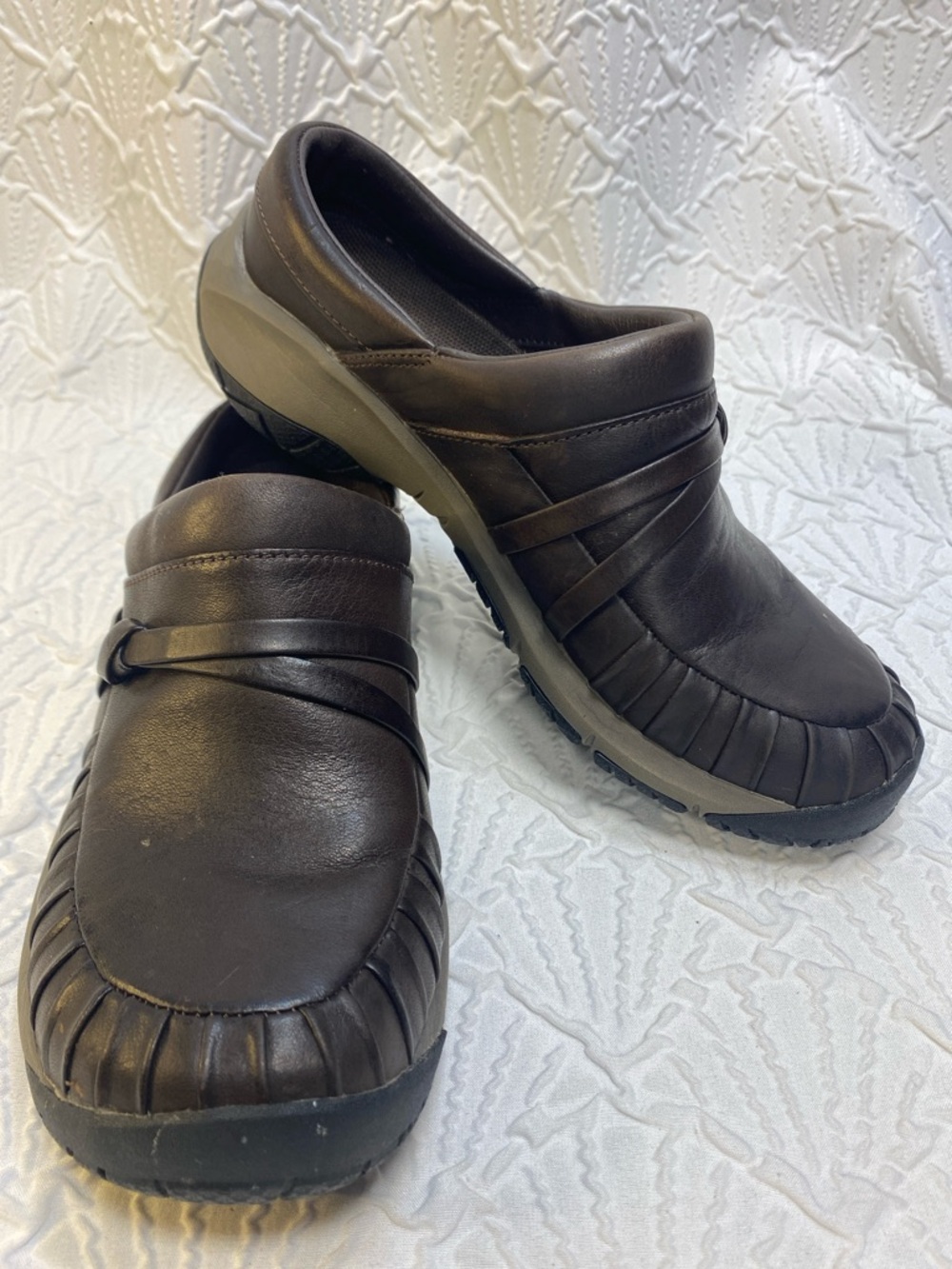 Merrell size 6 Brown Slip-On Leather Loafers arch support comfort casual work